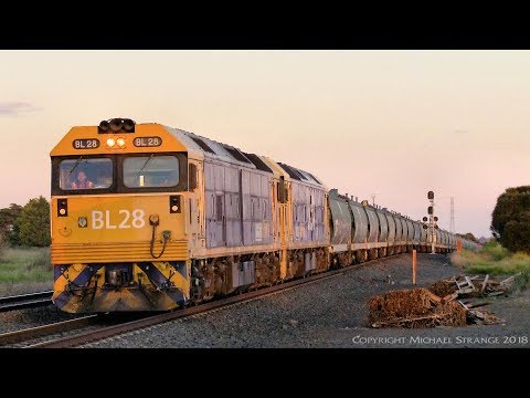 Grain Train With WGSY & WGBY Hoppers & BL Class Locomotives (4/11/2017) - PoathTV Australian Railway