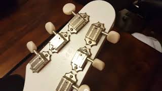 Video thumbnail for DIFFERENCE BETWEEN STANDARD GIBSON FLYING V VS MELODY MAKER FLYING V COMPARISON VIDEO UP CLOSE by Essex Recording Studios