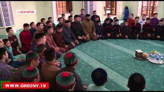 В Центароевской школе хафизов почтили память Ахмата-Хаджи Кадырова