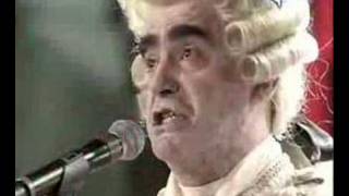 Elio &amp; Le Storie Tese - Largo al factotum (Live a S.Remo 08)