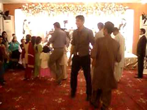 shahroz dance with kit pit in black jeans (in sanan engagment party)