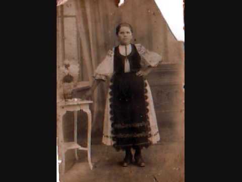 Purtată de pe Câmpie / Couple walking steps dance from Transylvanian Plain