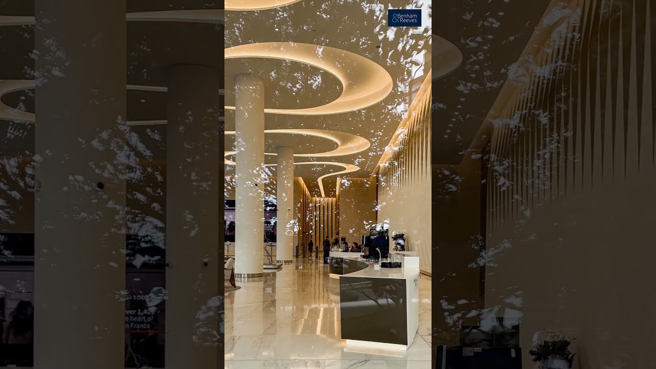 A Glimpse of Canary Wharf