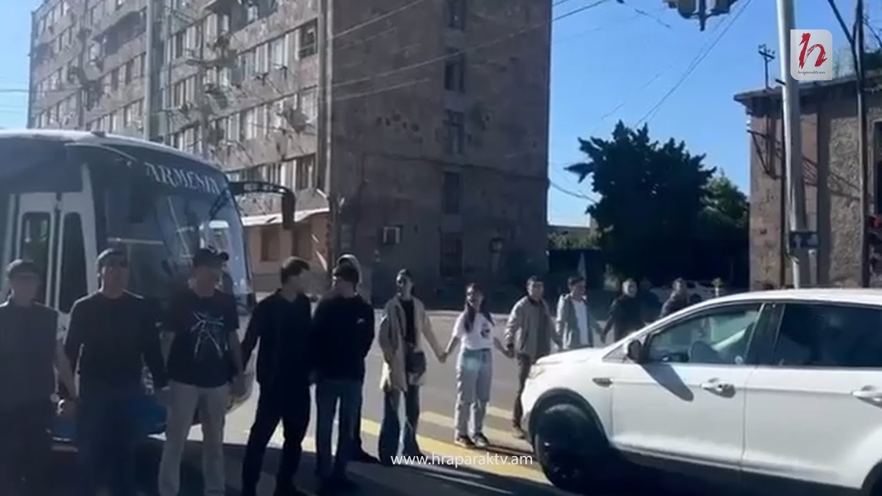 Մի խումբ երիտասարդներ «չելենջ» են սկսել` մեկ խաչմերուկ, մեկ երգ խորագրով