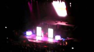 Willow Smith- Do It Like Me 16/3/11 O2 Arena My Worlds tour