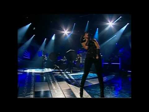 Rihanna Performs Umbrella on Canadian Idol (2007)