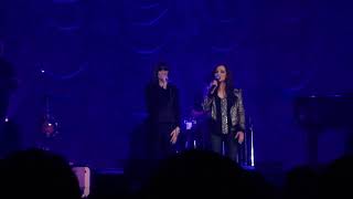 Martina McBride &quot;She&#39;s a Butterfly&quot; 10/26/12
