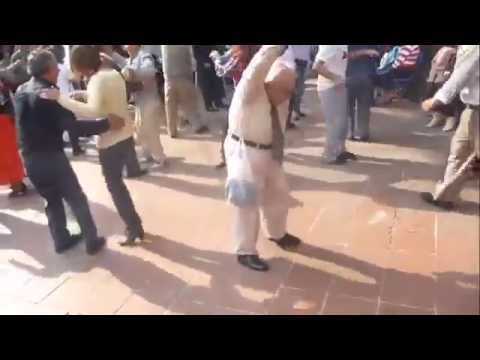 vecchio che balla provate a non ridere #1 ahahaha