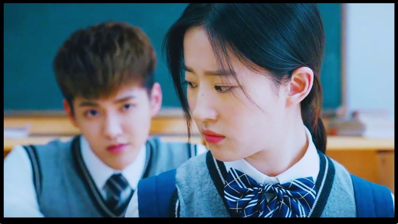 Garoto Rico é Adorado Por Todas as Garotas da Escola, Mas Ele Escolhe Esta Menina Pobre da Aldeia