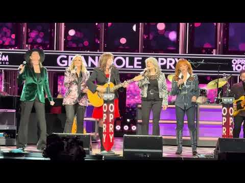 Grand Ole Opry Suzy Bogguss Induction 1/16/26 Hey Cinderella Reba, Yearwood, Mattea, Clark