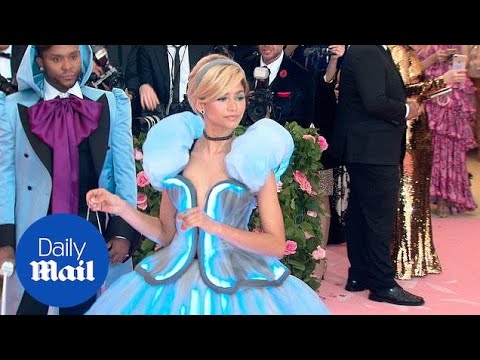 Zendaya lights up as Cinderella at the 2019 Met Gala...