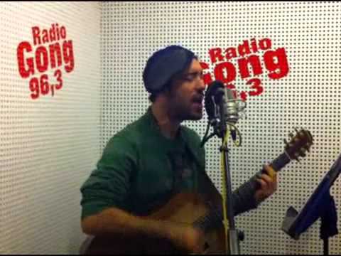 Charlie Winston performed live seine Hits