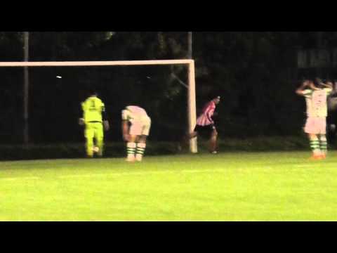 Salim Sandee loopt de 0-1 binnen bij Kloetinge-Vlissingen