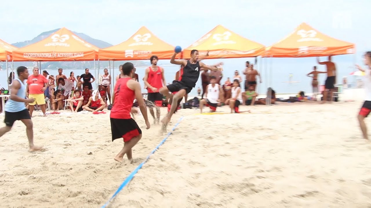 Não quica! Conheça o Beach Handball, o esporte voador