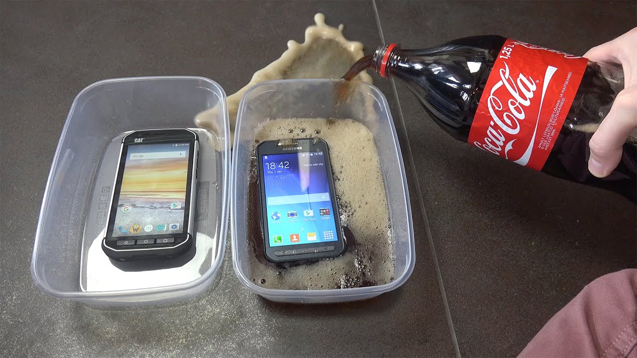 CAT S40 vs. Samsung Galaxy Xcover 3 - Coca-Cola Test! Which Is Best?!