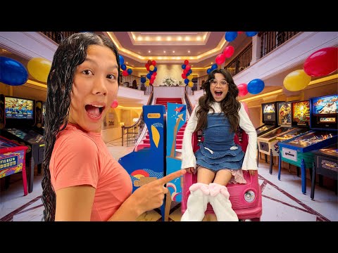 LAST TO LEAVE THE HOUSE WINS 🎁 | Familia Diamond