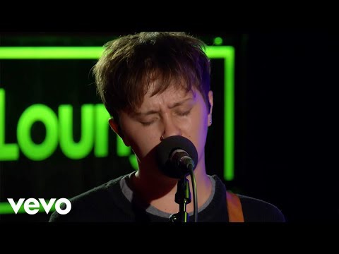 Video thumbnail for Wings (BBC Radio 1 Live Lounge)