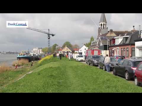 Drenkeling Persoon uit water Beneden-Merwede gehaald  Papendrecht