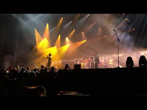 Faada Freddy - Reality Cuts Me Like a Knife (ft. Improv Choir) - Colours of Ostrava 2017