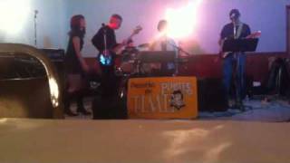 Maria Droz of The Time Pirates singing Gonna Move by Susan