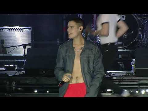 CA7RIEL, Paco Amoroso y la ATR band en vivo La Plata