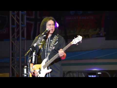 Kiss Kruise VI – Outdoor Show, part 2 of 11:  Plaster Caster + Take Me