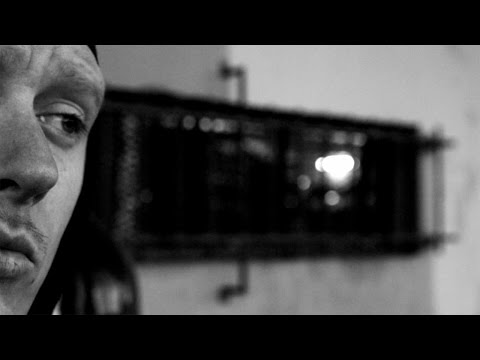 Cenza - Un trou noir dans un gant blanc (Clip Officiel)