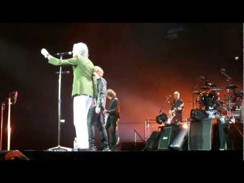 BON JOVI with BOB GELDOF performing at O2 in London 2010