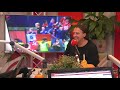 Harrison vangt biertje tijdens vieren doelpunt