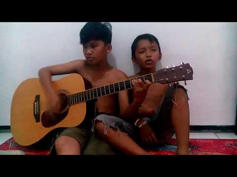 mundur alon alon versi sunda,by rain &audry meni karunya 😂😁😀