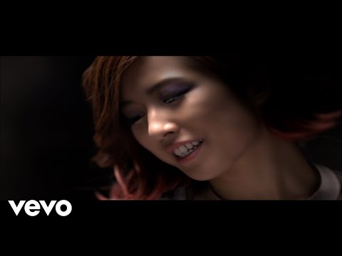 GIRLS のサムネイル