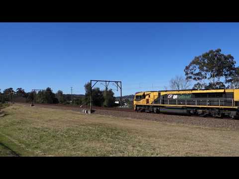 Aurizon's 6MB7 and PN empty coalie CA79 meet -29/7/17