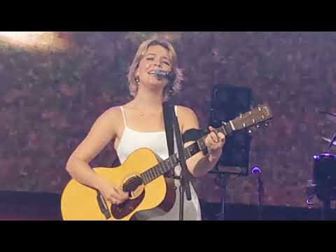 Maggie Rogers performing "Don't Forget Me" - a new unreleased song at Red Rocks August 9, 2023.