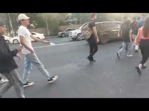 Մի խումբ ուսանողներ ակցիա են իրականացնում Դավիթ Անհաղթ պողոտայում