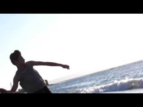 Beach day🌊✌ #freerunning #acro