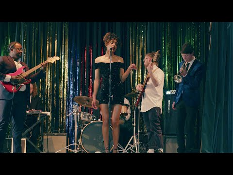 Danniella Dee - Stutter (Official Video)