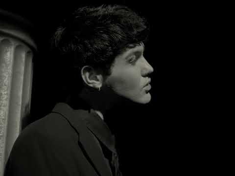 Goody Grace - What Do I Do? (Official Music Video)