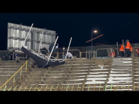 Fani Olimpii demolują stadion Stomilu / Stomil Olsztyn - Olimpia Elbląg / Derby Warmii i Mazur