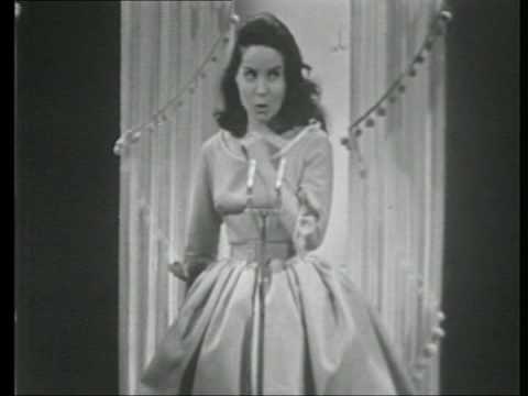 Jacqueline Boyer sings "Tom Pillibi"