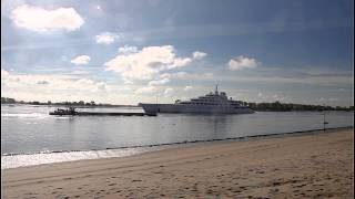 preview picture of video 'Megayacht AZZAM - Weser höhe Brake Unterweser / Germany'