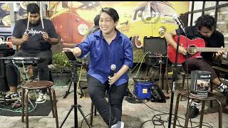 Download lagu Orang Yang Salah - Luvia Band Cover  Shaa Nisha mp3