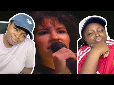 FIRST TIME HEARING Selena - Como La Flor REACTION
