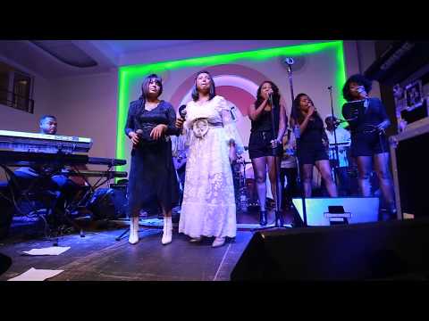 Bodo & Poopy à Paris. Tournée Poopy 2018. MVI 7729