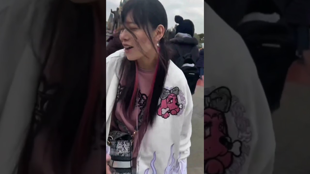 【大炎上】またJKがディズニーランドでTikTokの過激な撮影