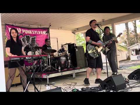 The Abruptors Perform “Concept Of Heart” At Camp Punksylvania 2025
