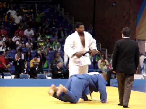 Oscar Brayson CUB vs Pablo Figueroa PUR 100kgs+.MPG