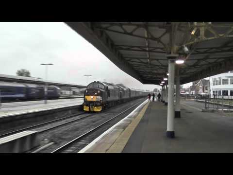 37676 & 37516 growl through Taunton on 'The Kernow Explorer' - 23/06/12