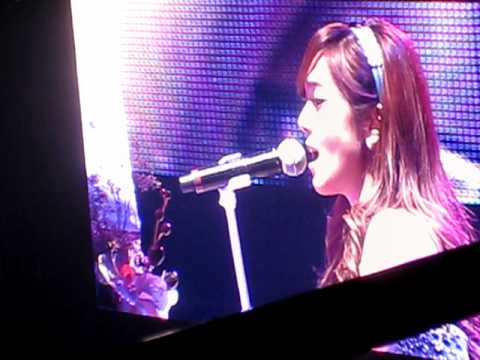 [FANCAM] 111210 GG Tour in SG 2nd night - almost