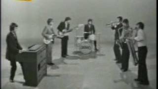 Los Bravos Hold on baby