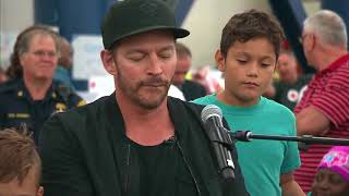 HARRY CONNICK JR SINGS AT HARVEY SHELTER